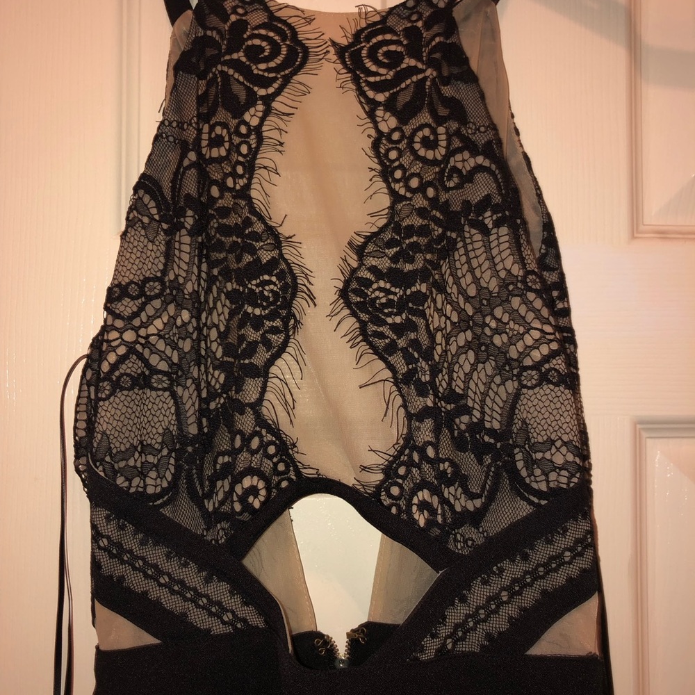 ❣️HOST PICK❣️ Cute homecoming dress! - Picture 3 of 5
